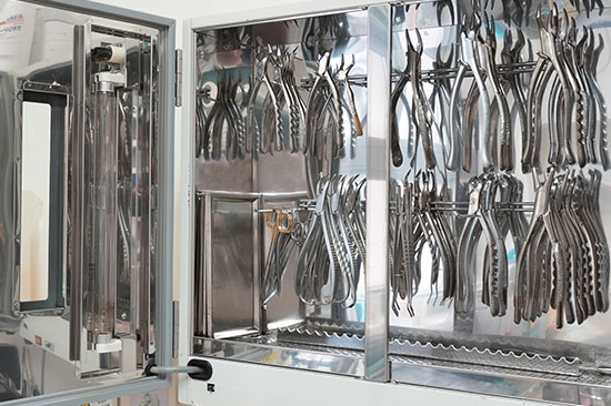 殺菌キャビネット